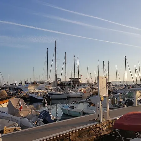 Appartement-terrasse Solarium Ste-maxime شقة *