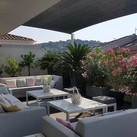 Appartement-terrasse Solarium Ste-maxime شقة سانت ماكسيم